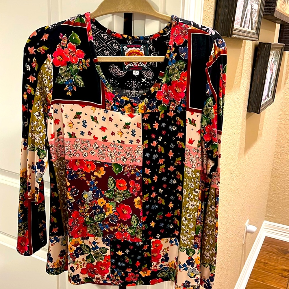 JOHNNY WAS KNIT BLOUSE, size S long sleeves